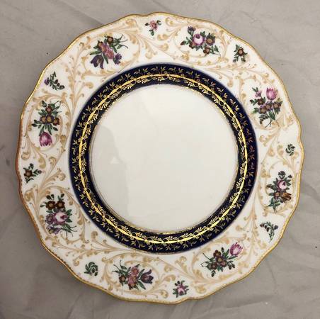E8058 by Royal Doulton