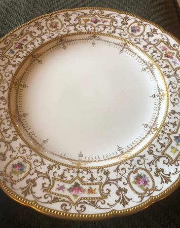 7671 by Royal Crown Derby
