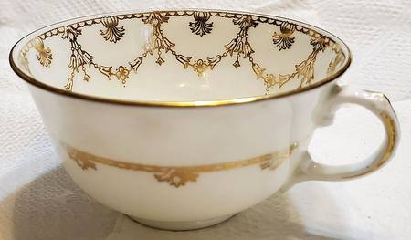 6065 Footed Cup