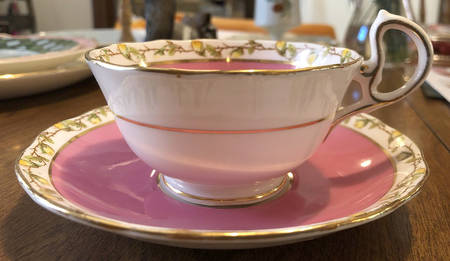 9432 Footed Cup & Saucer Set