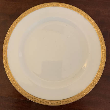 E4676 by Royal Doulton