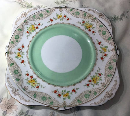 Tewkesbury Square Handled Cake Plate