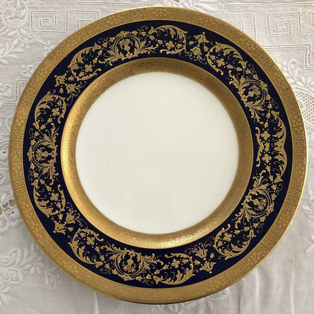 V3334-B Dinner Plate