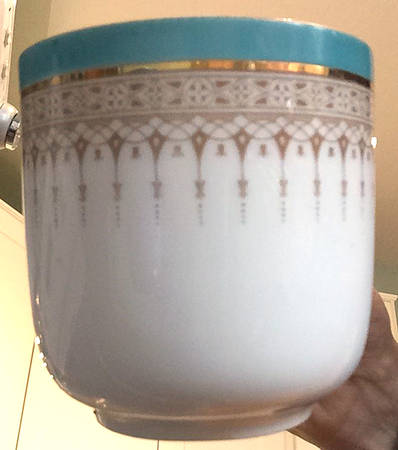 E1946 by Royal Doulton