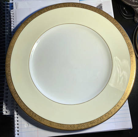 V7479 Dinner Plate