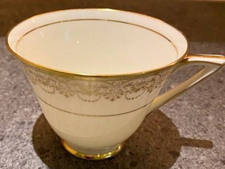BB3402 by Royal Doulton