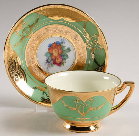 RCQ43 Footed Cup & Saucer Set