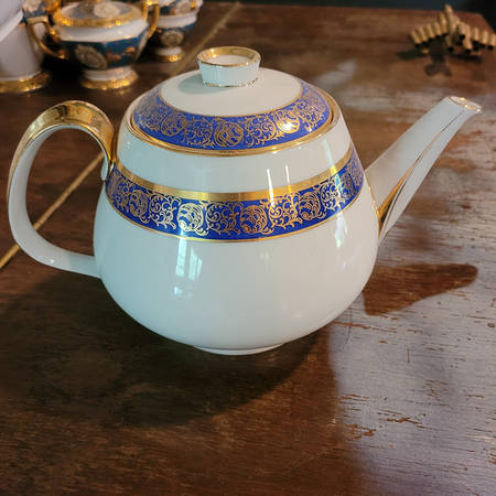 R3130 Teapot & Lid