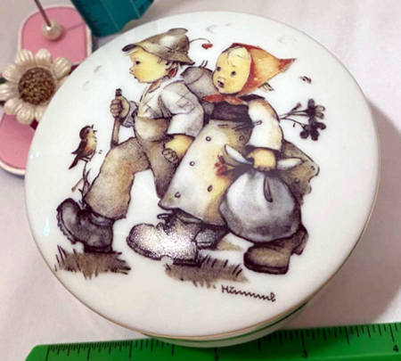 Hansel and Gretel by Reutter Porzellan