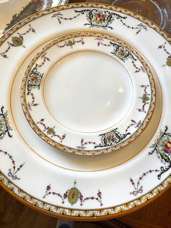 H180 by Royal Doulton