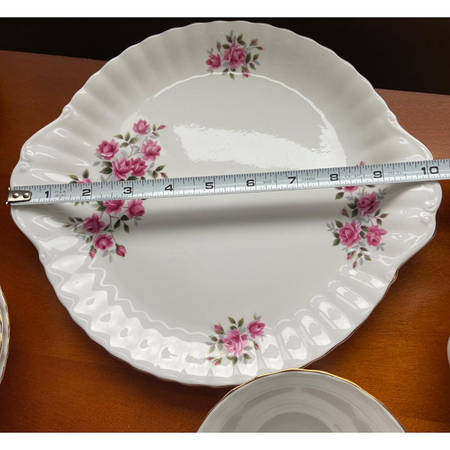 Dimity Rose Handled Cake Plate