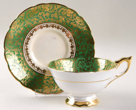 8473-Green Footed Cup & Saucer Set