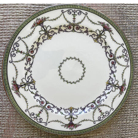 C668 Dinner Plate