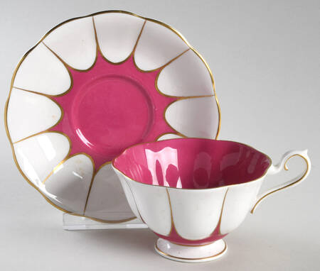 ROA328 Footed Cup & Saucer Set