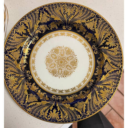 Rr by Royal Doulton