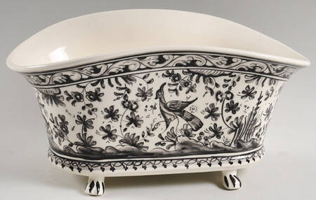 Seventeenth Century (XVII) Black 6" Jardiniere