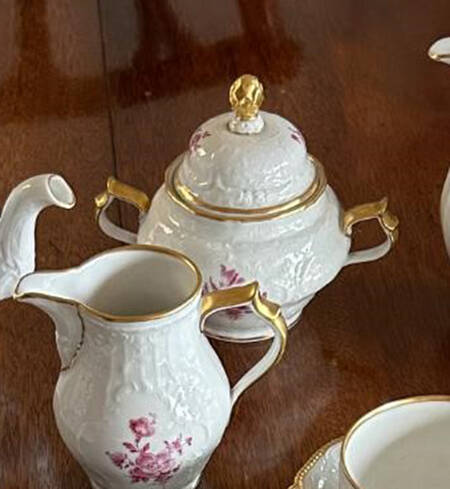 R4011 Sugar Bowl & Lid