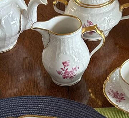 R4011 Creamer