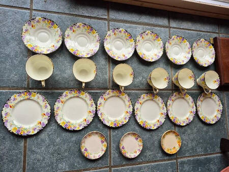 Wild Pansy by Royal Doulton