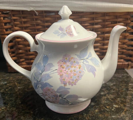 Summer Lilac Teapot & Lid