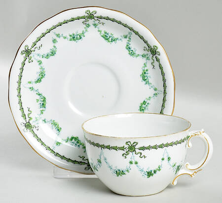 4699e Flat Cup & Saucer Set
