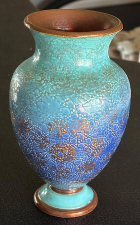 Lambeth Ware Giftware 6" Vase