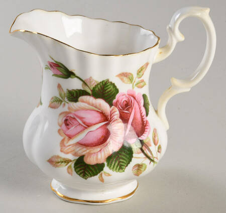 English Beauty (White, Montrose) by Royal Albert