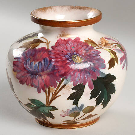 A2074 by Royal Doulton