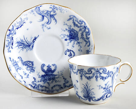 4572 Flat Cup & Saucer Set