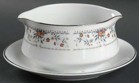 Gravy Boat with Attached Underplate