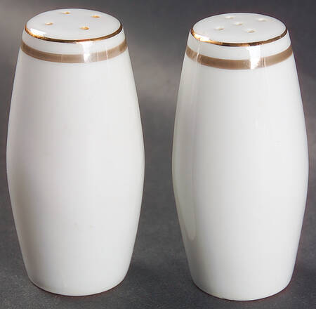 102 Salt & Pepper Set