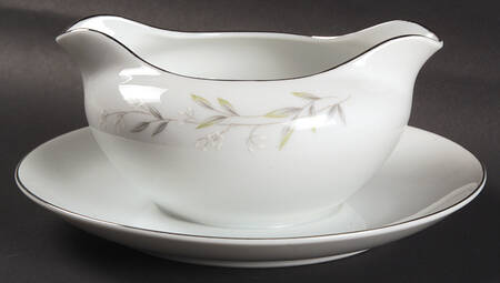 101 Round Gravy Boat/Attached Underplate