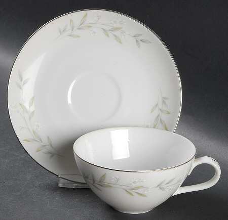 Flat Cup & Saucer Set