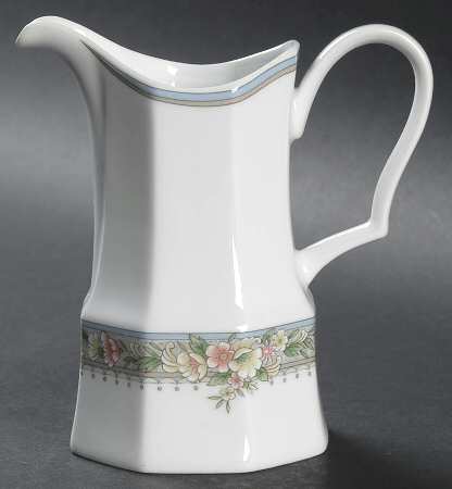 French Villa Creamer