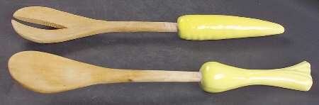 Cabbage Yellow 2-Piece Wood/Ceramic Salad Set