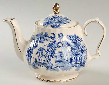 Blue Willow (Gold Trim) Individual Teapot & Lid