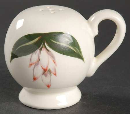 Shell Ginger Pepper Shaker