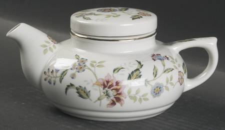 Buckingham Teapot for Individual Teapot & Lid with Cup