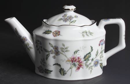 Buckingham Teapot & Lid