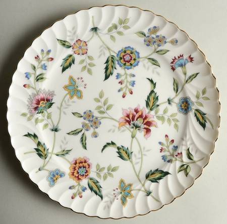 Buckingham Cake Plate