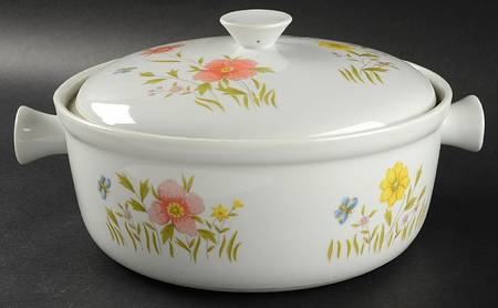 Country Flowers 3 Quart Round Covered Casserole