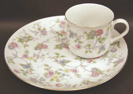 Corona (Gold Trim) Snack Plate & Cup Set