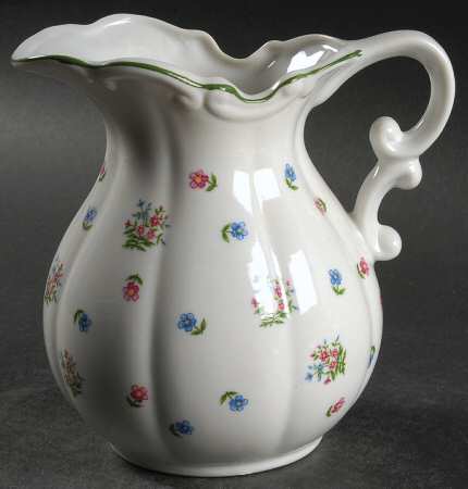Petite Fleur 32 Oz Pitcher