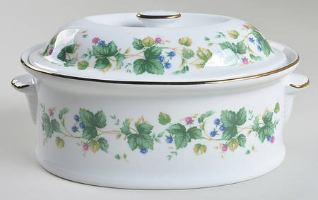 Vineyard 2 Quart Oval Covered Casserole