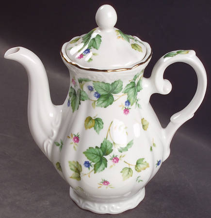 Vineyard Coffee Pot & Lid