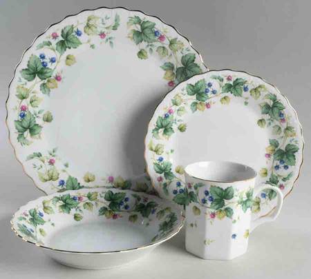 Vineyard 4 Piece Place Setting