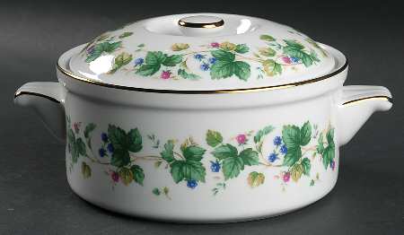 Vineyard 1.5 Qt Round Covered Casserole