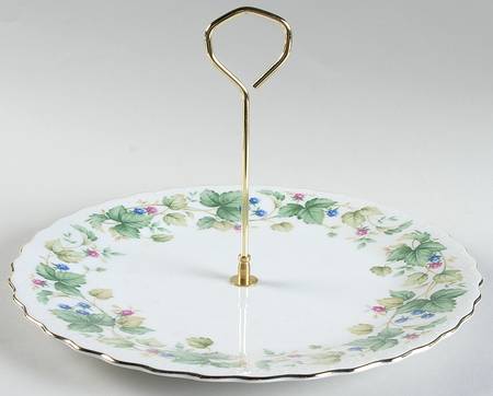 Vineyard Round Serving Plate with Handle (DP)