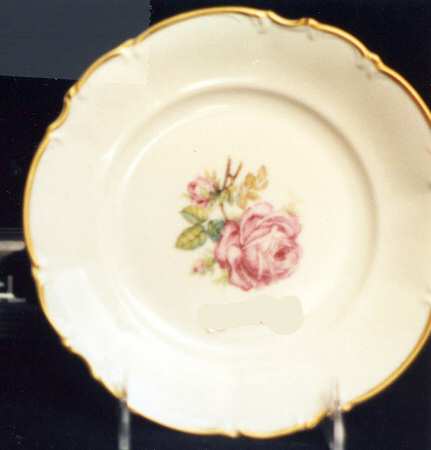 Remembrance (Gold Trim) by Saladmaster
