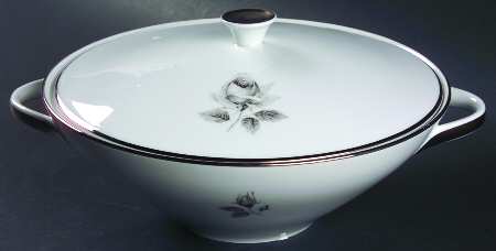 Remembrance (Platinumtrim) Round Covered Vegetable